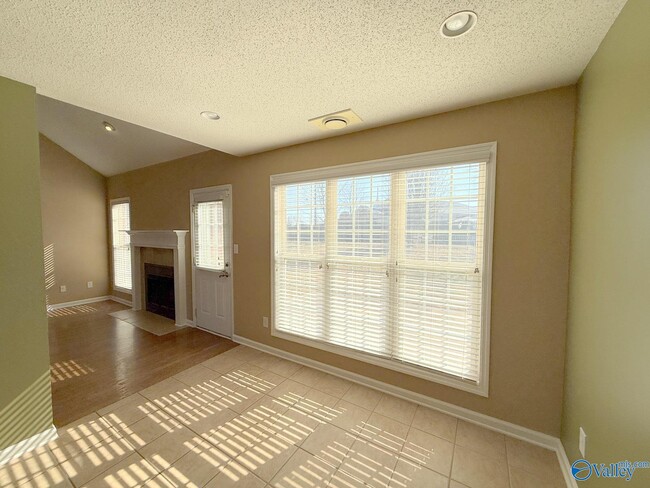 Building Photo - 176 Timber Oak Rd