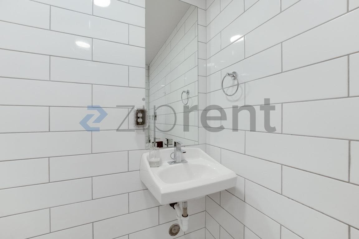 Building Photo - 6736 15th Ave NW