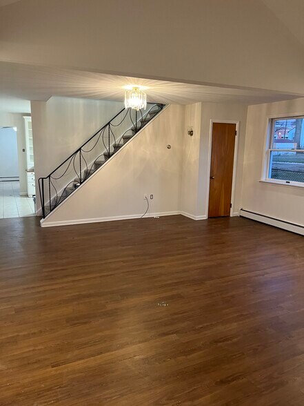 Building Photo - 434 Hazel Ave