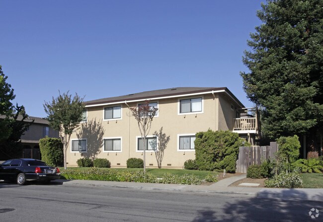 Building Photo - 925 Azure St