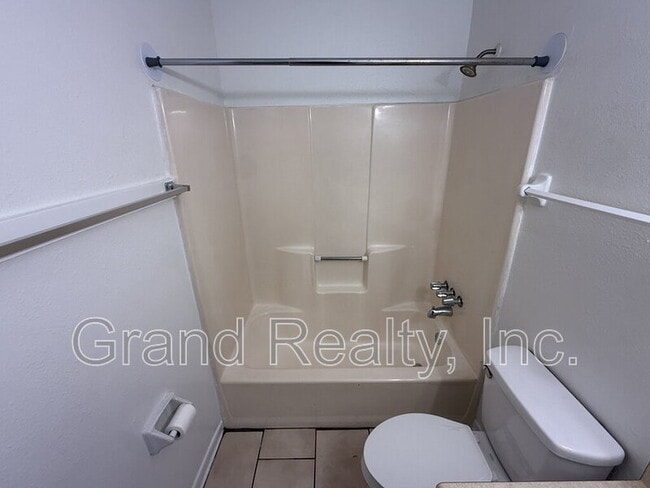 Building Photo - 4148 Charles Cir