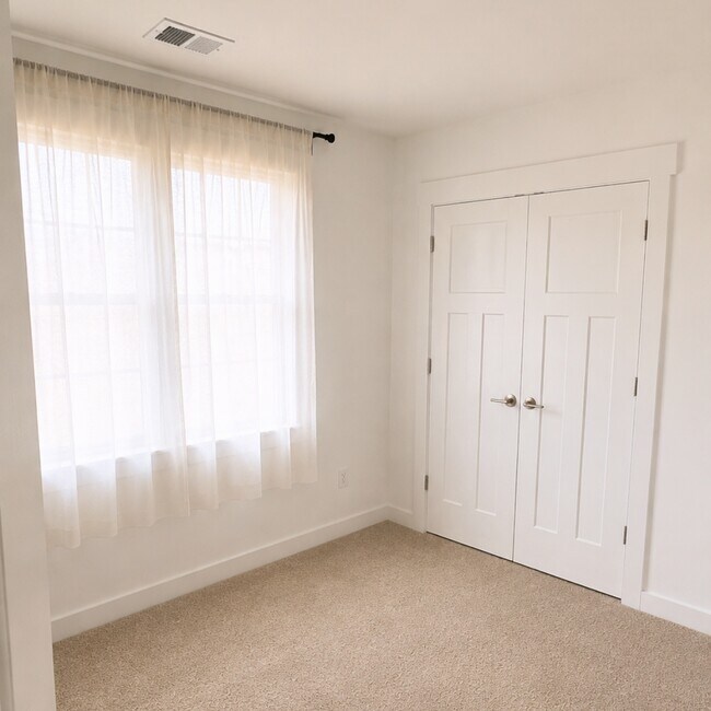 Building Photo - 1206 Marsalis Pl