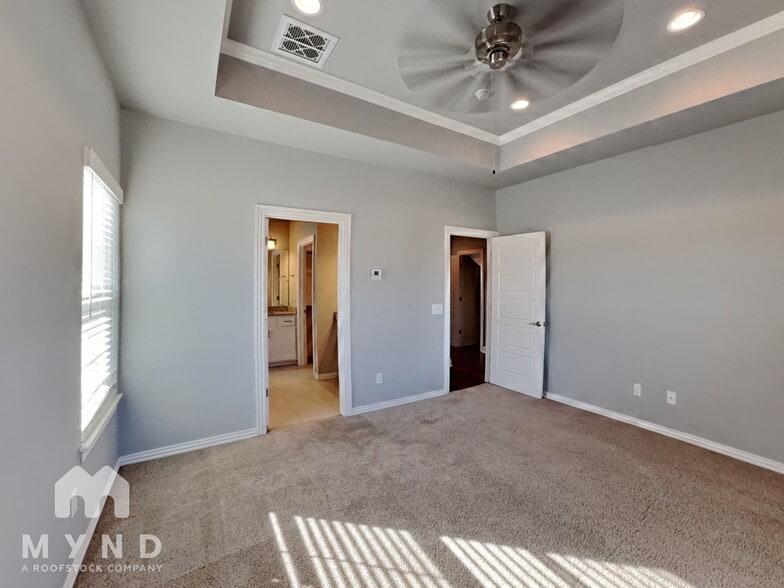 Building Photo - 5903 SW Gentle Winds Ave