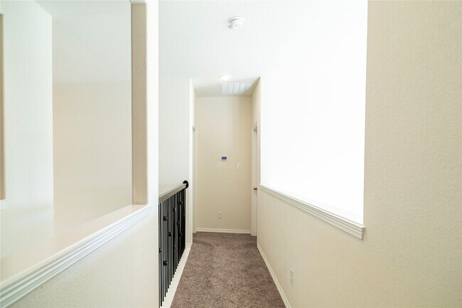 Building Photo - 3618 Windward Canyon Dr