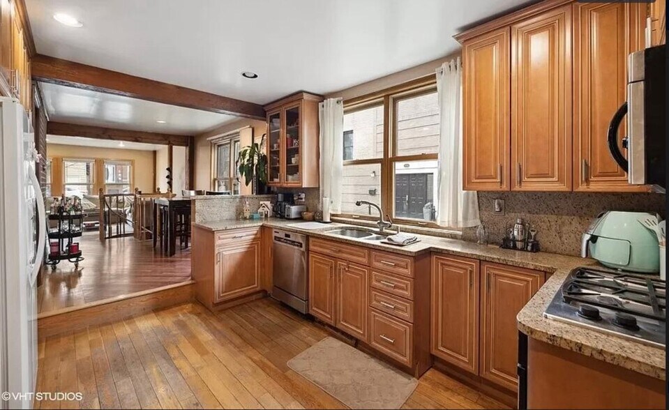 Kitchen2 - 1622 N Sedgwick St