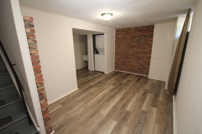 Building Photo - 1473 Charlestown Dr