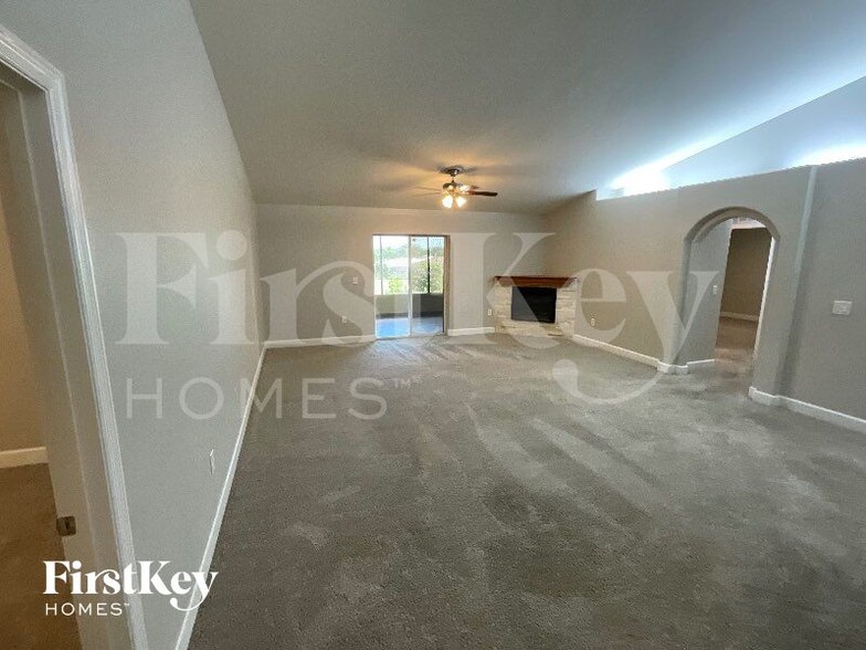 Building Photo - 2645 Sunset Cir