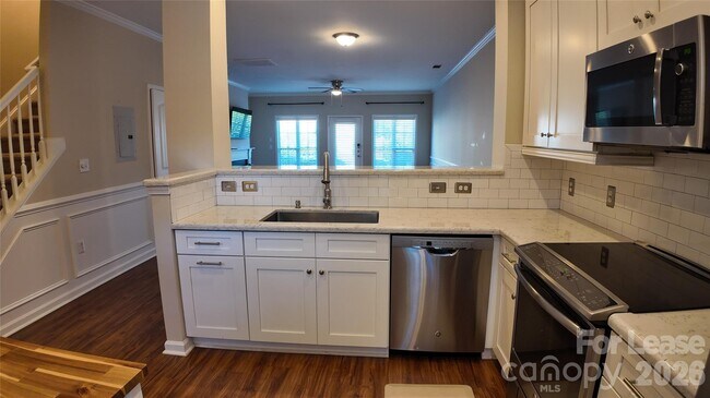 Building Photo - 514 Jetton St