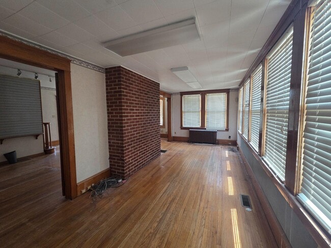 Building Photo - 101 N Broadway