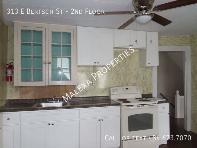Building Photo - 313 E Bertsch St
