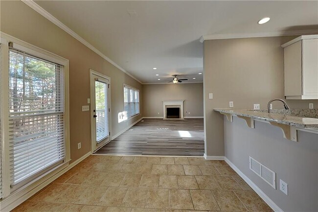 Building Photo - 149 Crestview Dr