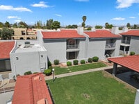 Building Photo - 220 N 22nd Pl