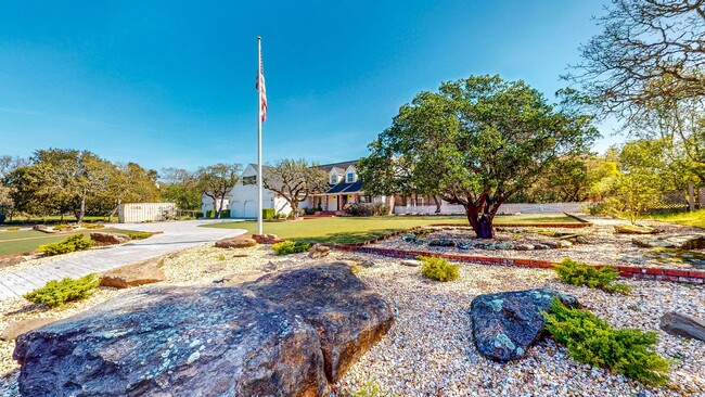 Building Photo - Large Custom Bennett Valley Home with Pool