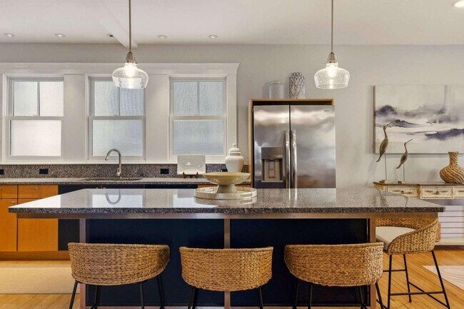 Building Photo - 115 Court St