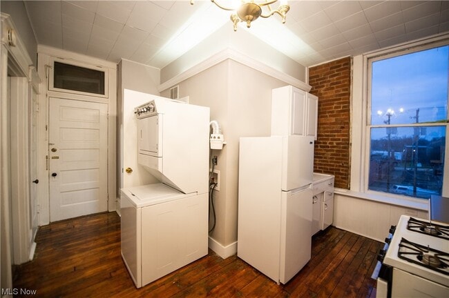 Building Photo - 641 Wheeling Ave