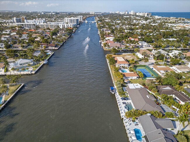 Building Photo - 3109 NE 42nd Ct