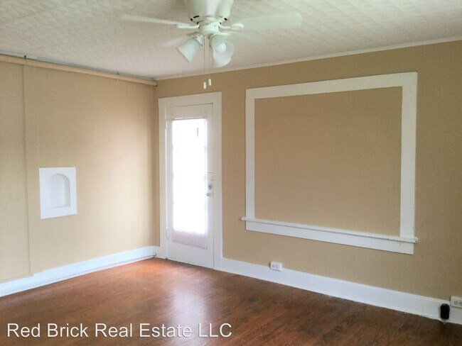 Building Photo - 408 S Center St