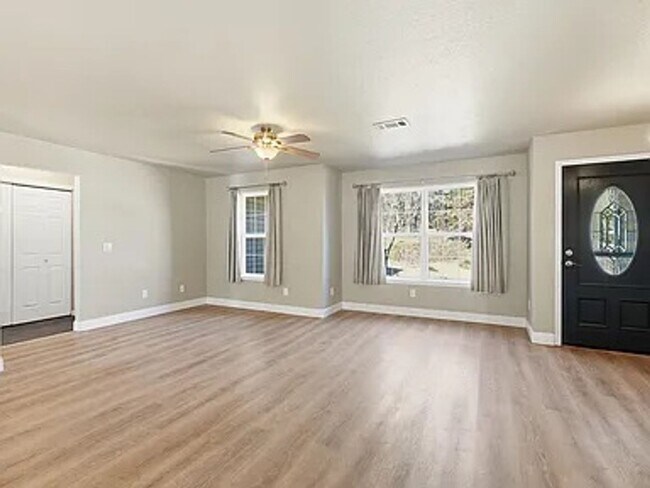 Building Photo - 12 Pintuerero Way