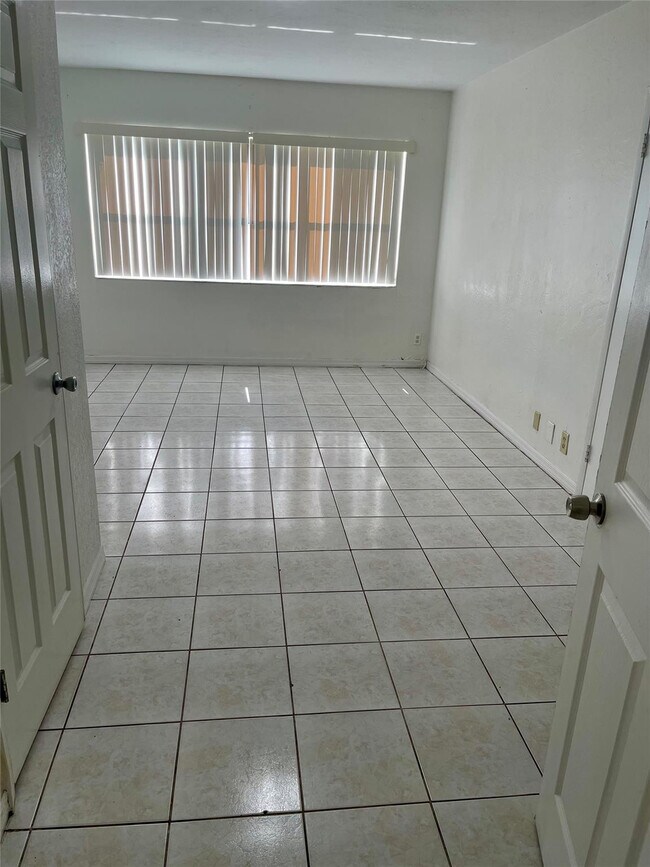 Building Photo - 2807 Polk St