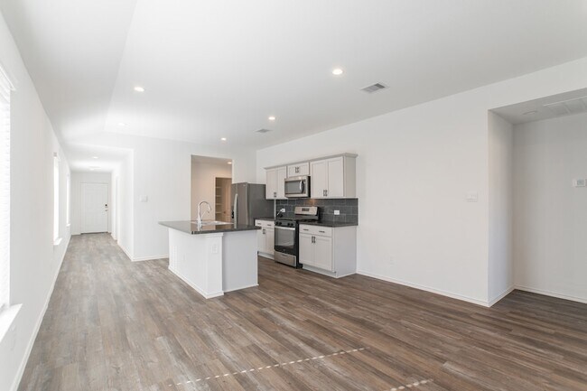 Building Photo - 24314 Pebble Cres Ln
