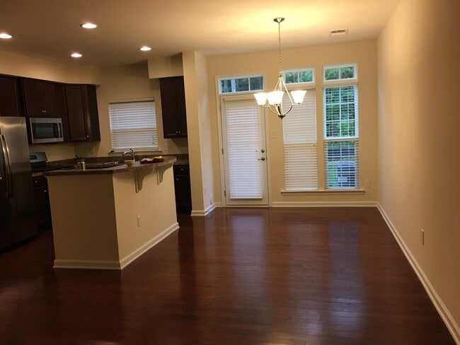 Building Photo - 8952 Ringview Dr