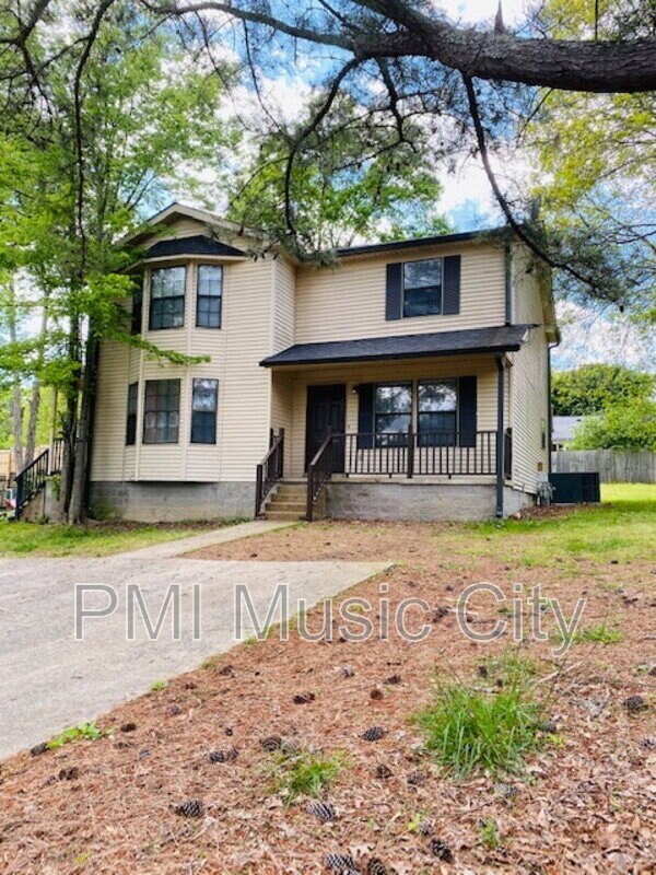 Building Photo - 206 Reeves St