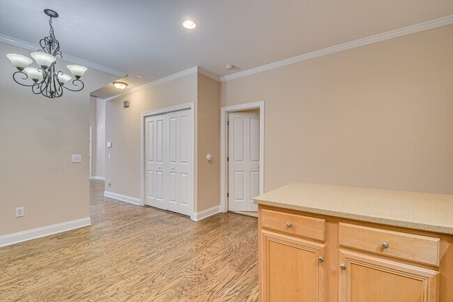 Building Photo - 200 Kline St NW