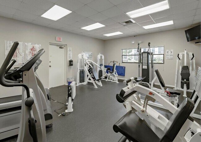 Building Photo - 1316 Pasadena Ave S