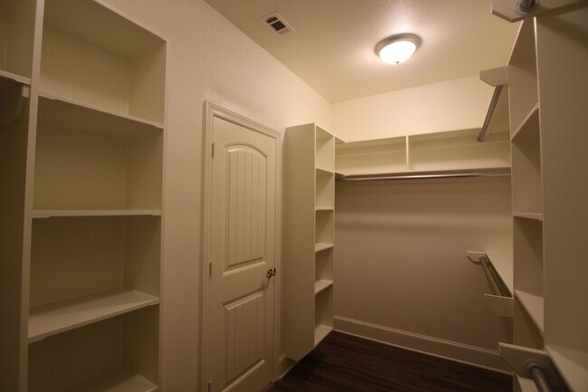 Building Photo - Beautiful 4 Bedroom Home Coming Soon in Bu...