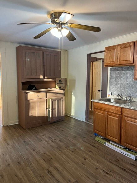 Building Photo - 17 Fonda Ave