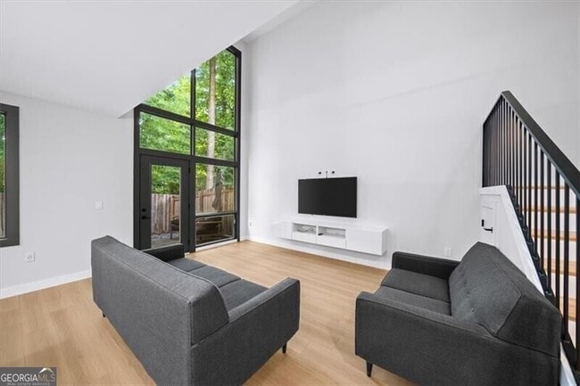 Building Photo - 1364 Rietveld Row NW