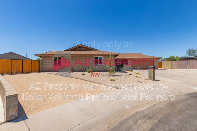Primary Photo - 7660 W Palmaire Ave