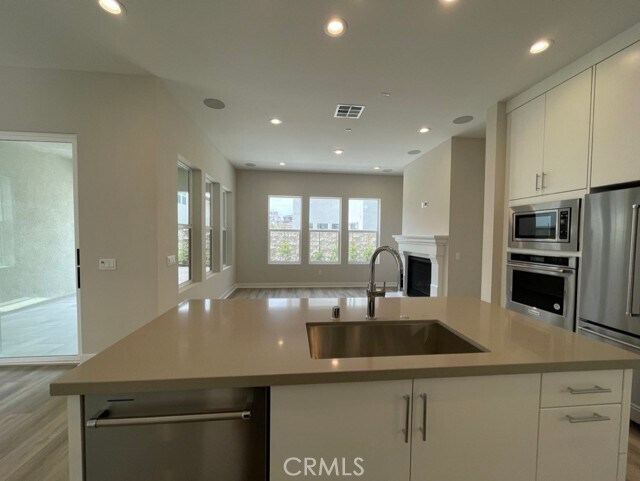 Building Photo - 211 Pin Ln