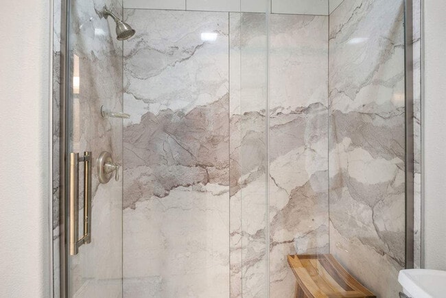 Building Photo - 16 Cut Off Rd