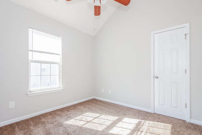 Building Photo - 4014 Fifendrum Ln