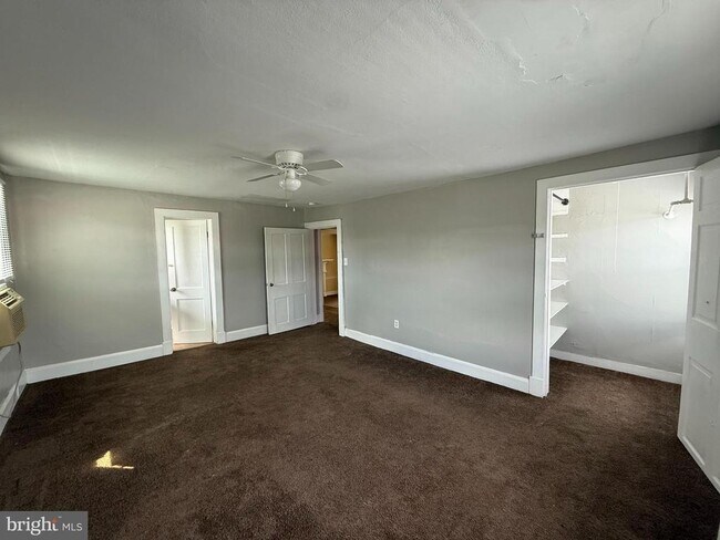 Building Photo - 2641 Valley Ave