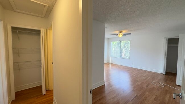Building Photo - 5340 Bosque Ln