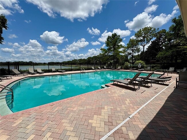 Building Photo - 4801 Pond Ridge Dr