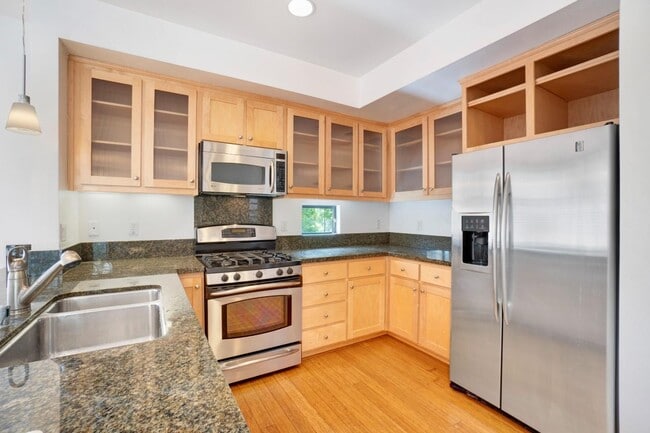 Building Photo - 153 City Limits Cir