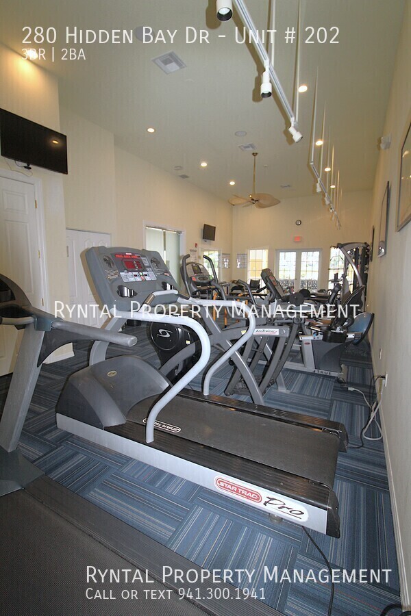 Building Photo - 280 Hidden Bay Dr