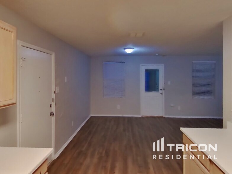 Building Photo - 2641 Bandera Pl