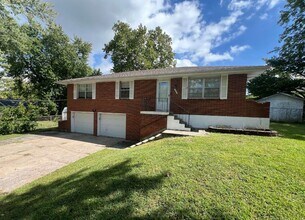 Building Photo - Spacious 3 Bedroom Home with Bonus Basement Space!