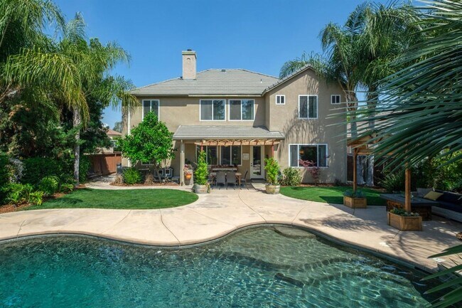 Building Photo - Beautiful 5 Bedroom, 3 Bath Home + Loft in Quail Lake, Clovis, CA