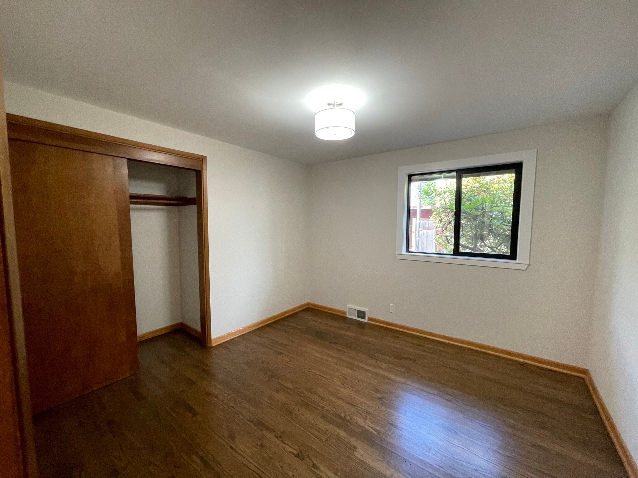 Building Photo - 14559 37th Ave NE