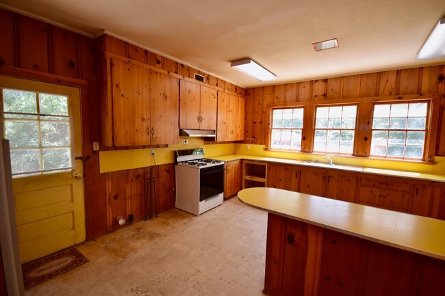 Building Photo - Large Home Close to Downtown Ruston