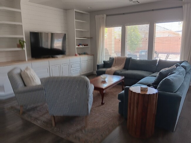 Building Photo - Beautiful single family home in Little Valley - PET FRIENDLY