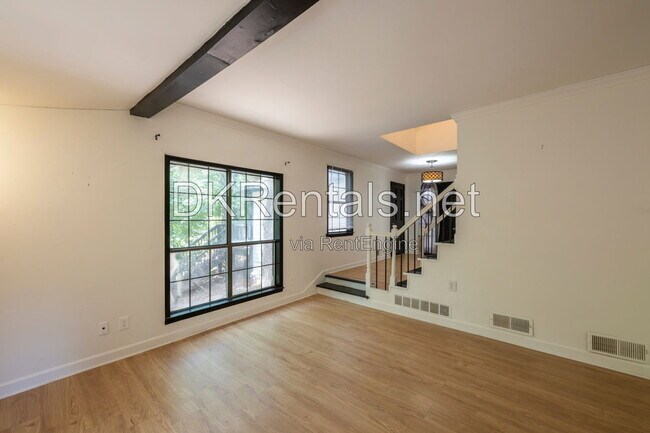 Building Photo - 2133 Cooper Way