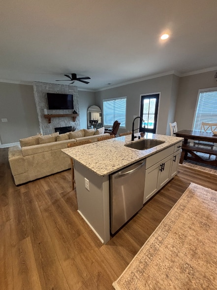 Building Photo - 229 Carriage Gate Dr