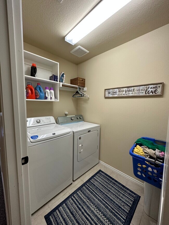 Laundry - 264 Oxford Dr
