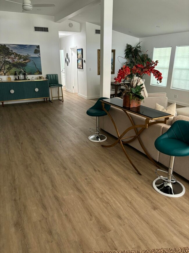 Building Photo - 47884 Coronado Dr
